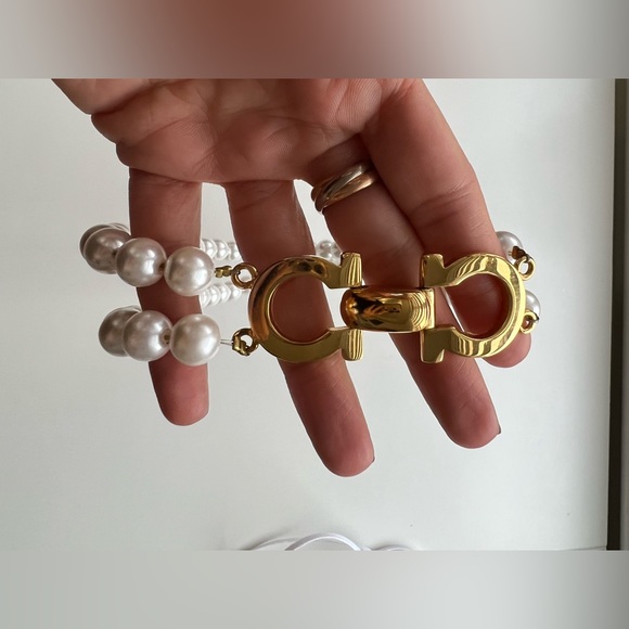 Ferragamo pearl neckless - Picture 3 of 6